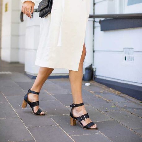 Bared heels brand new in box size 38 - Picture 2 of 4